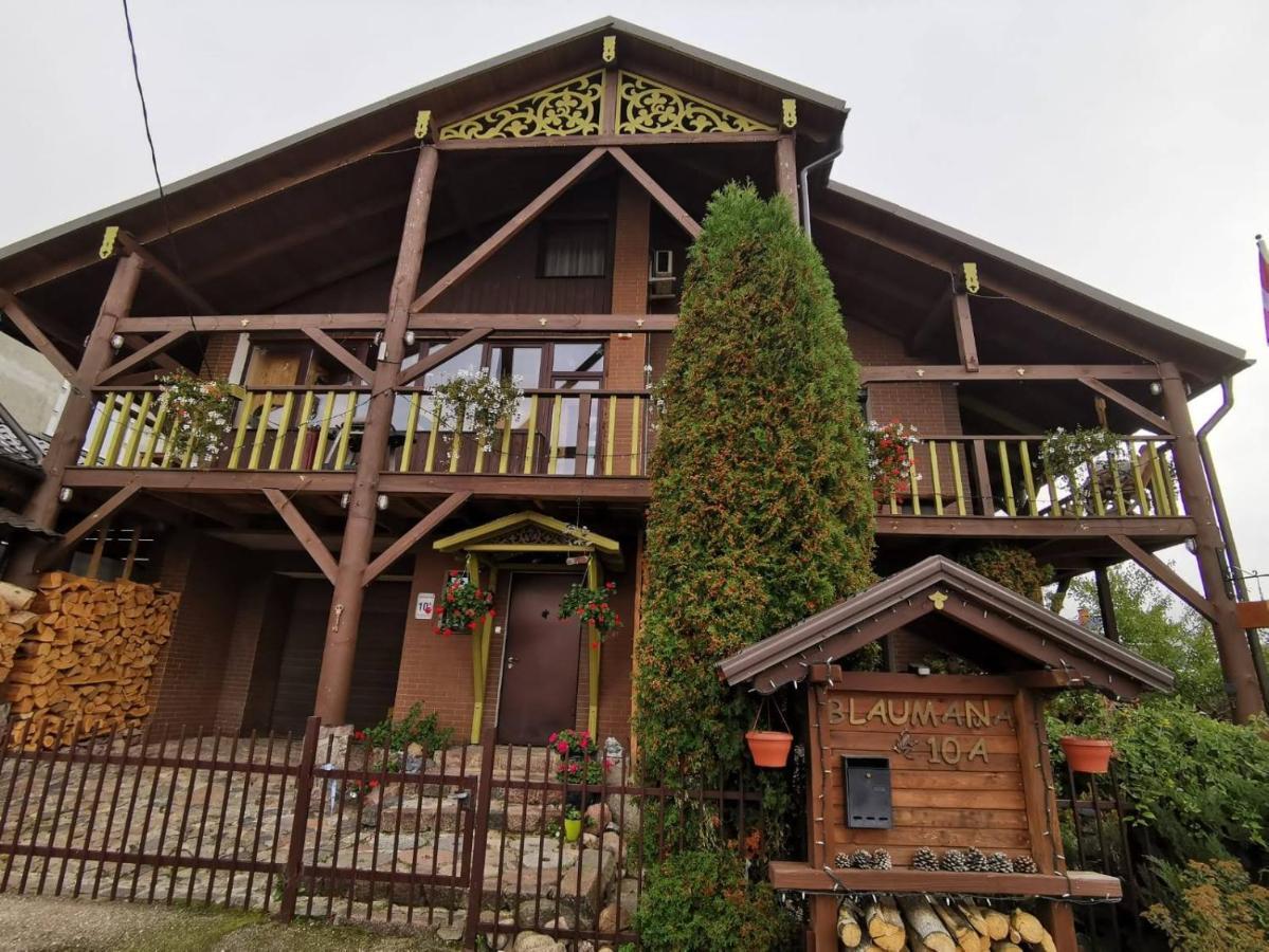 דאוגבפילס Garden Chalet מראה חיצוני תמונה